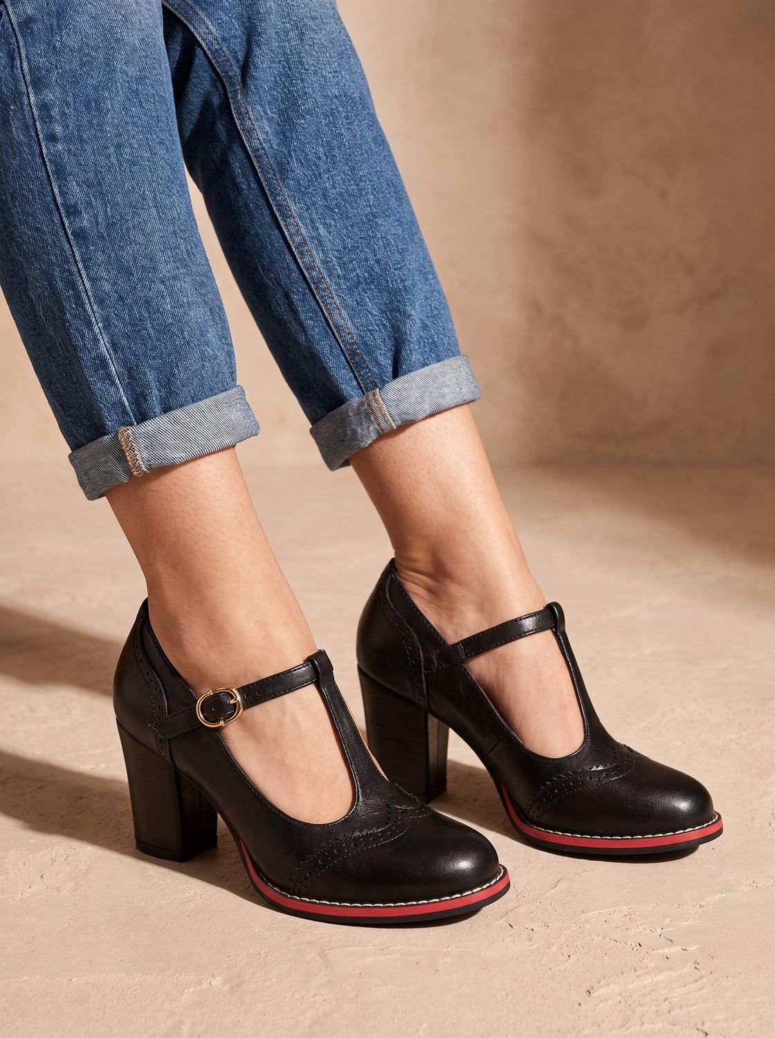 Cathy | Pumps With T-Strap and Brogue Block Heels
