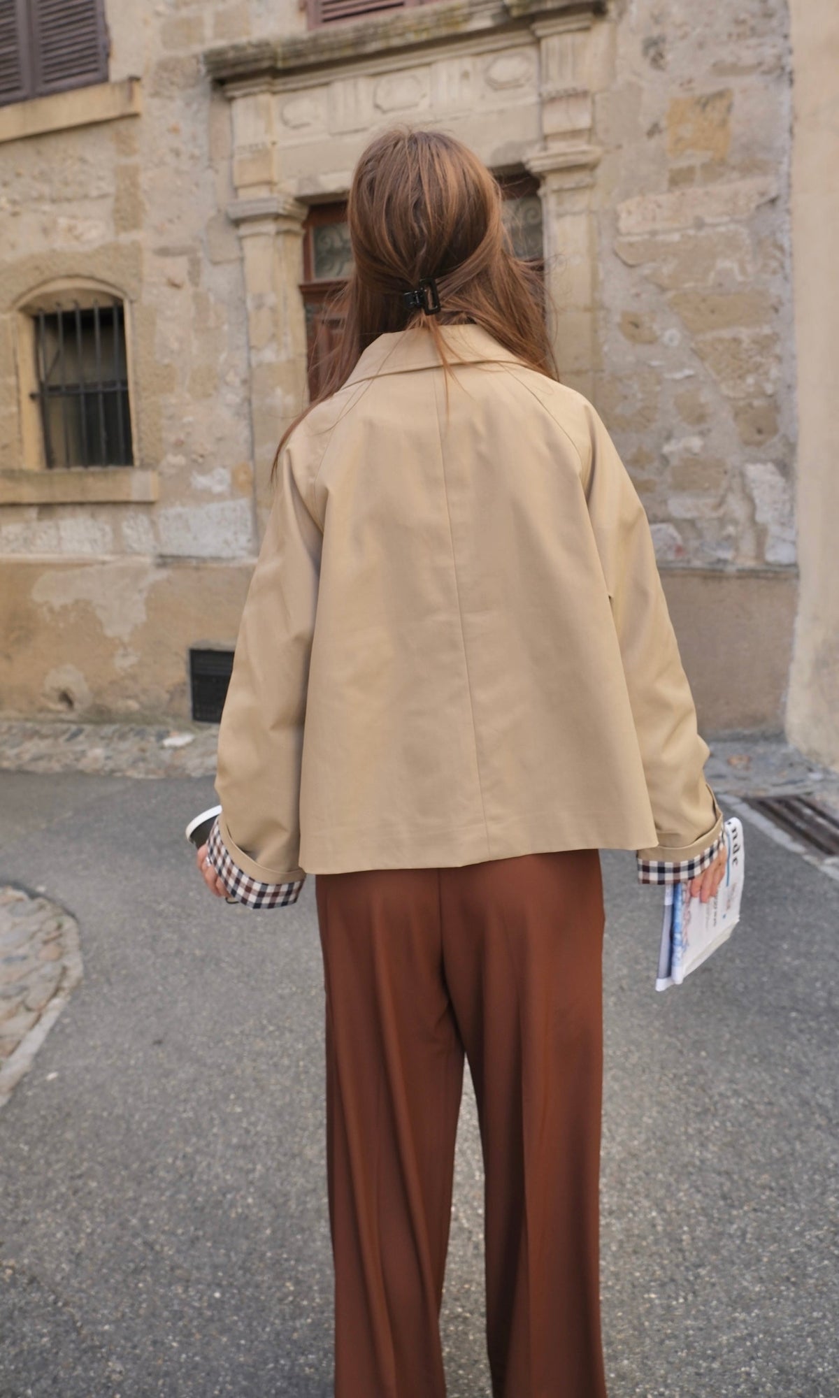 Solmaz | Cropped Beige Button Jacket With Checkered Cuffs