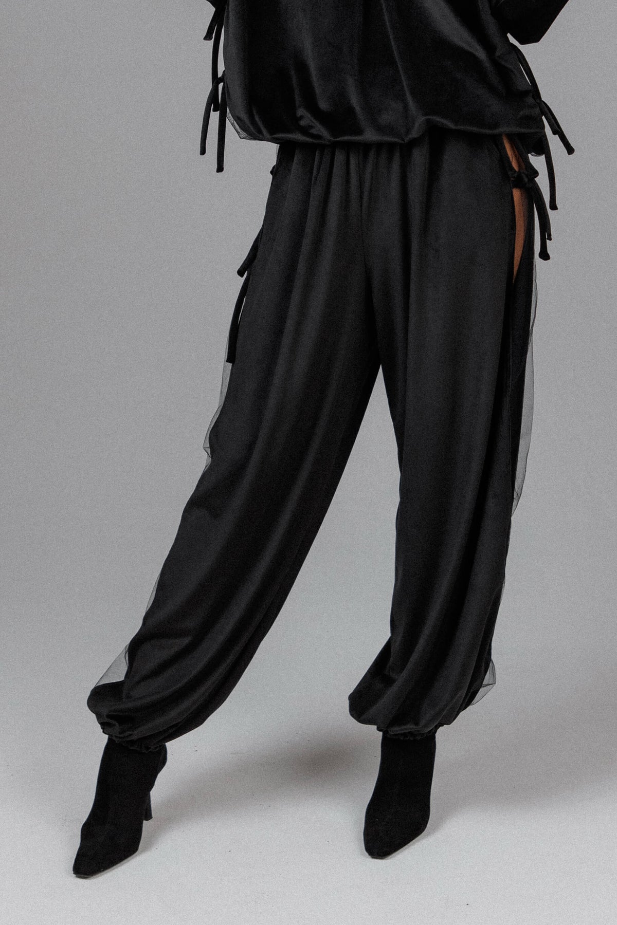 Yuphin | Balloon Pants with Satin Finish and Slits