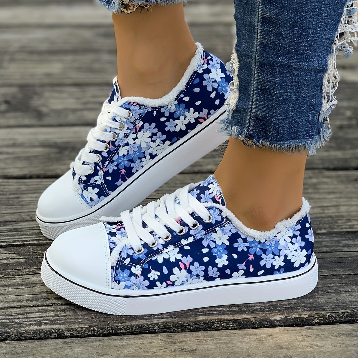 Bristy | Sneakers with Floral Print Lace-Up Closure