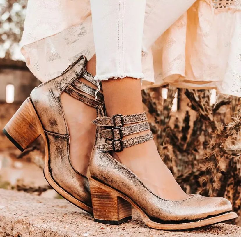 Steffie – Wooden Block Heel Ankle Strap Pumps