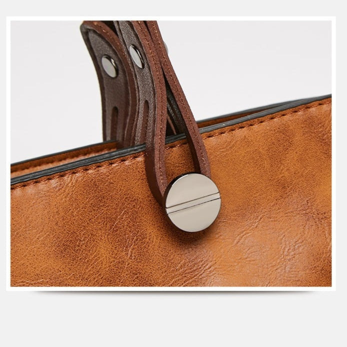 Britney | Leather Shoulder Bag With Front Pockets