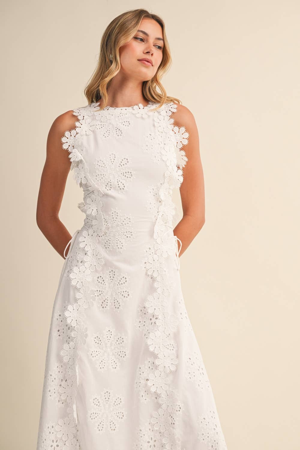 Azalia | Sleeveless Floral Lace Maxi Dress