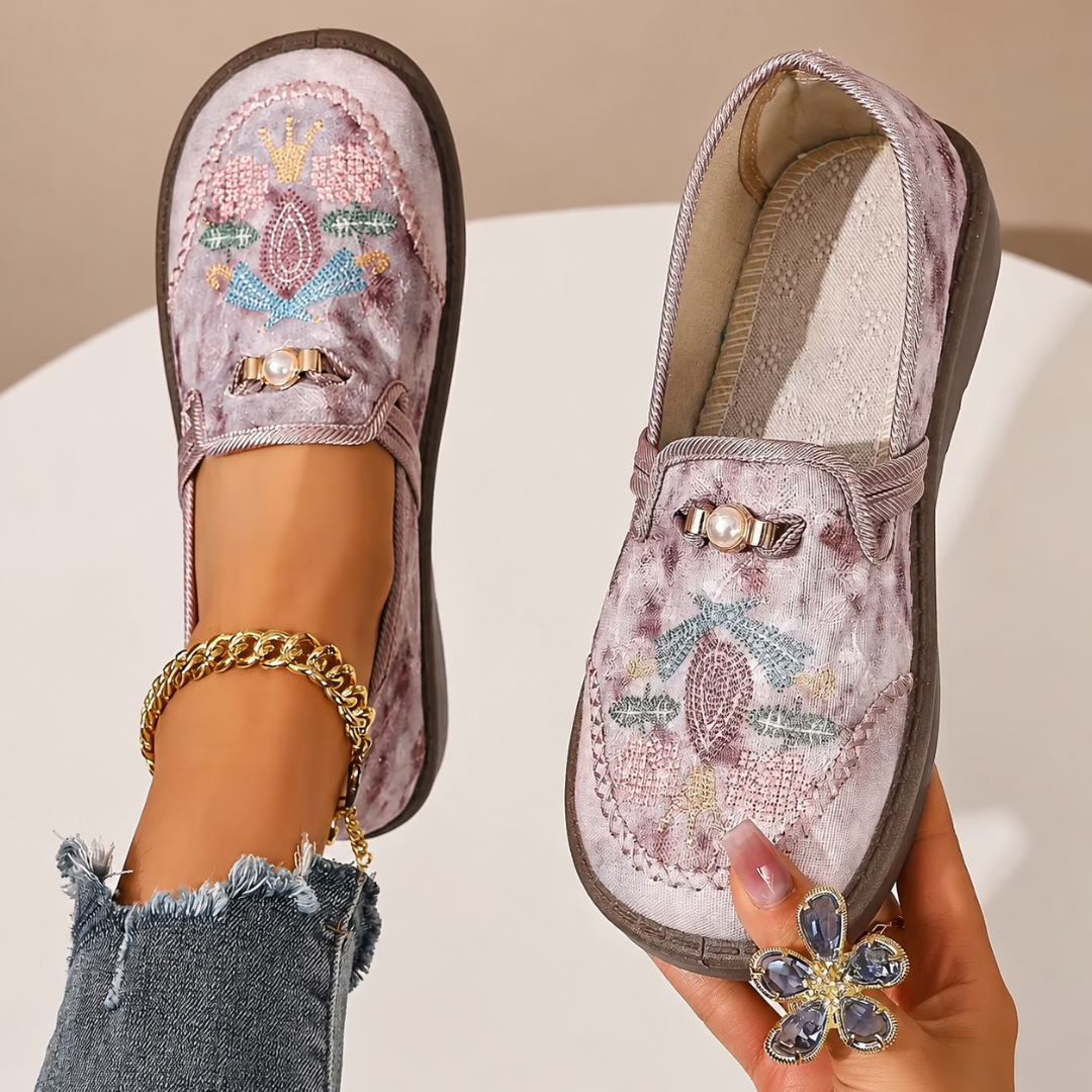 Adeyla | Slip On Loafers With Floral Embroidery