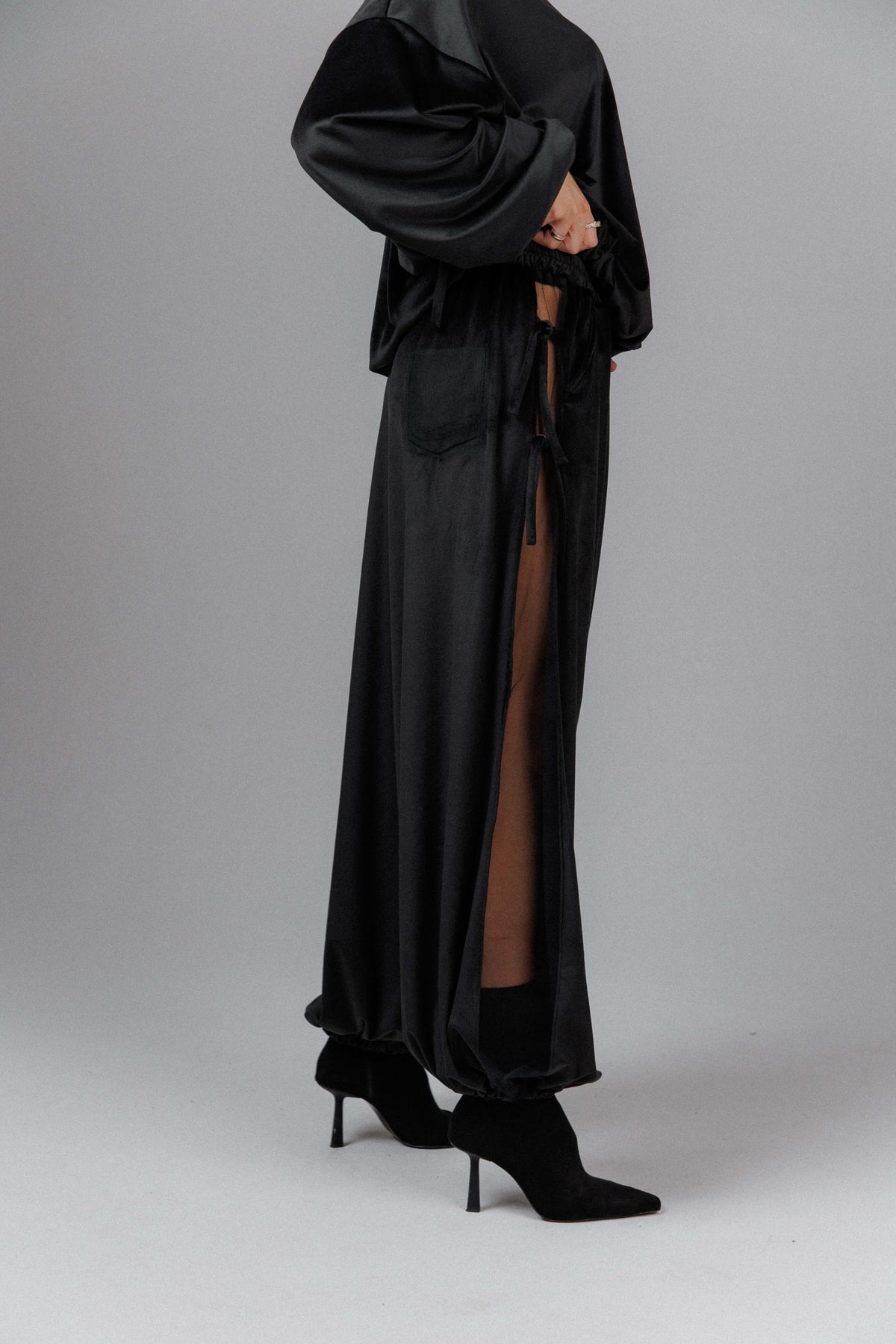 Yuphin | Balloon Pants with Satin Finish and Slits