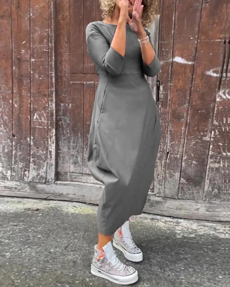Magdana | Midi Dress with Three Quarter Sleeves