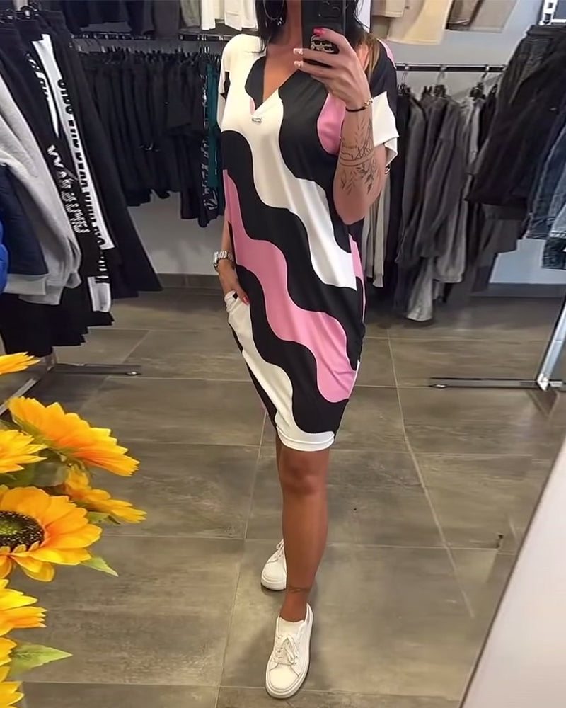 Penelope | V Neck Wavy Print Shift Dress