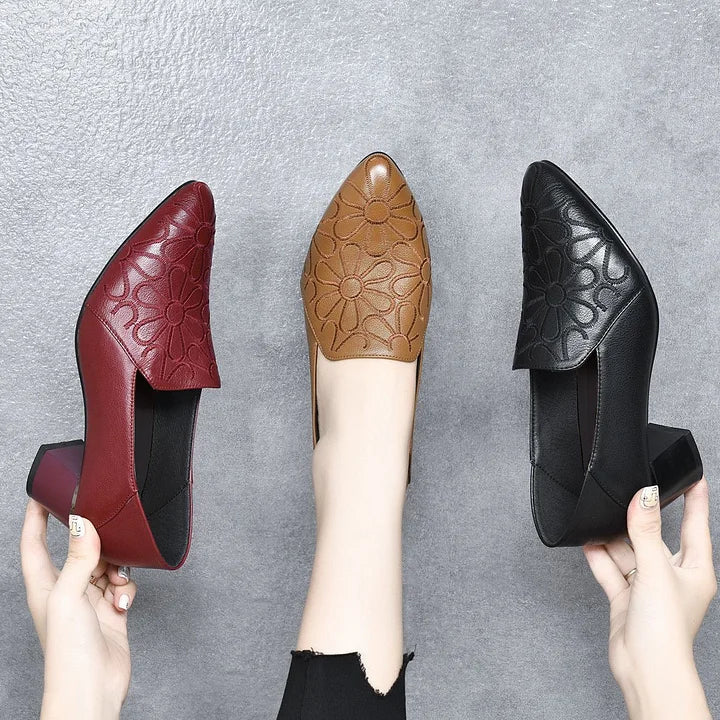 Minhora - Pointed Toe Floral Block Heel Pumps