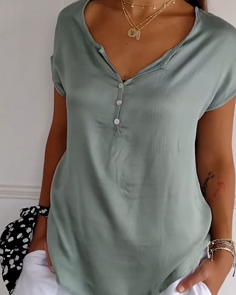 Julity | Short Sleeve Henley Neck Blouse