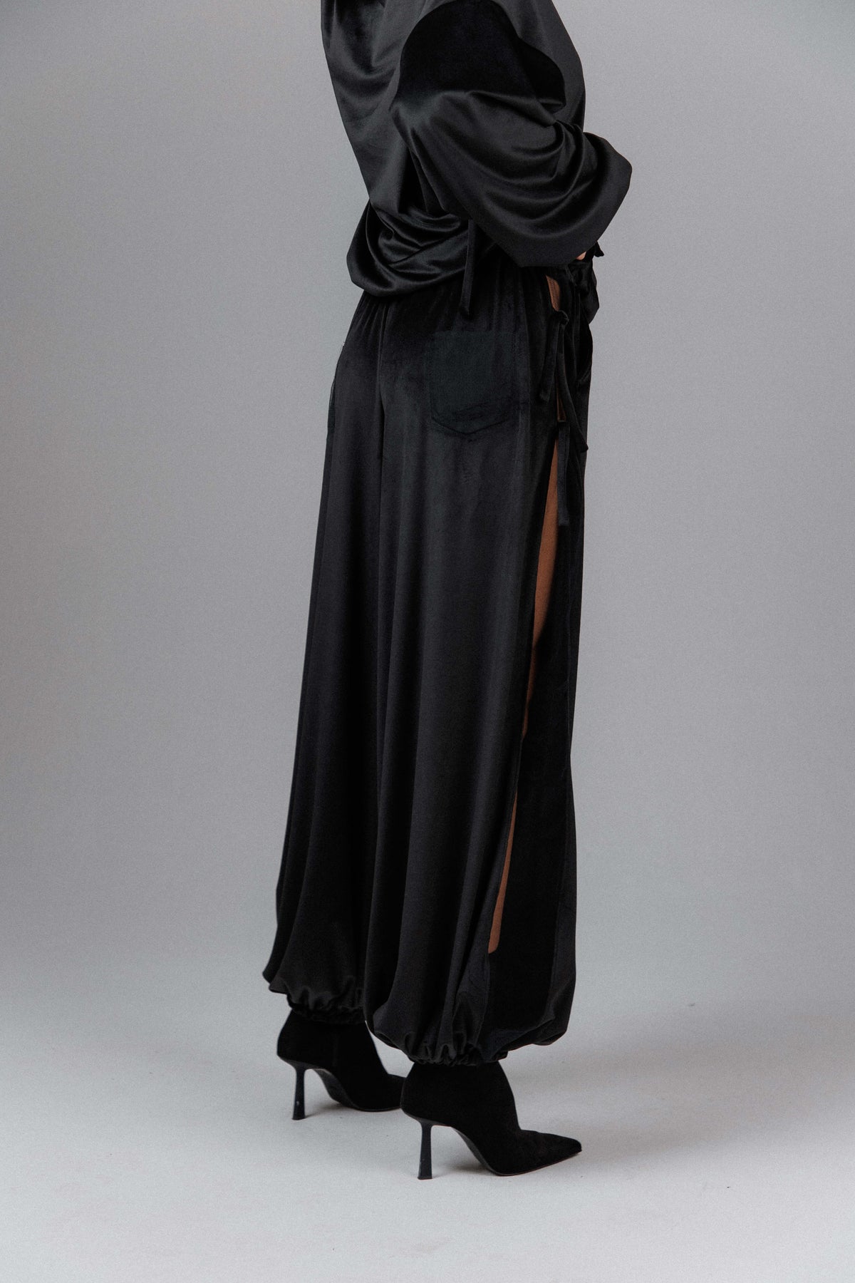 Yuphin | Balloon Pants with Satin Finish and Slits