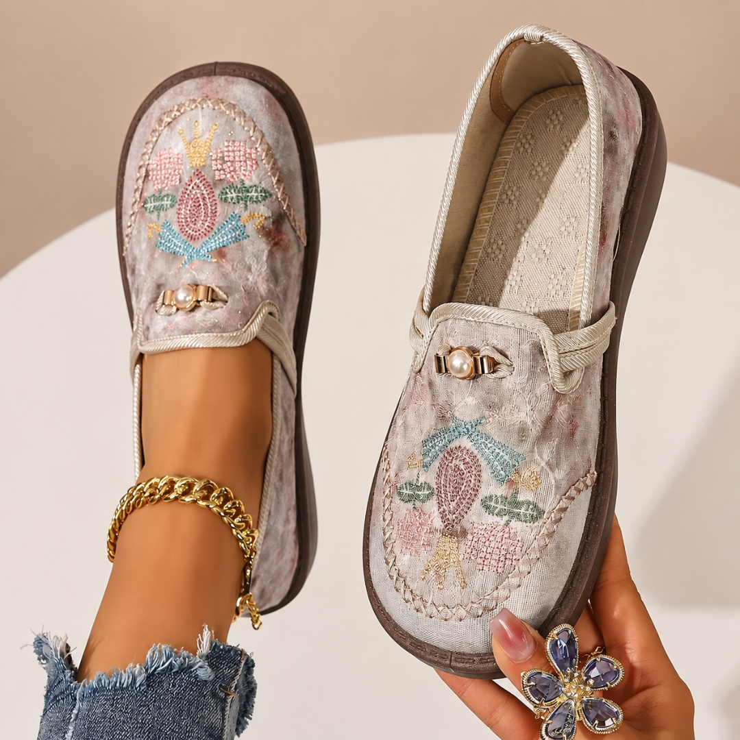 Adeyla | Slip On Loafers With Floral Embroidery