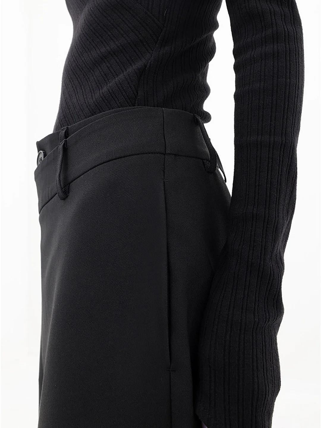 Briia | Baggy Pants with Button Detail in Black