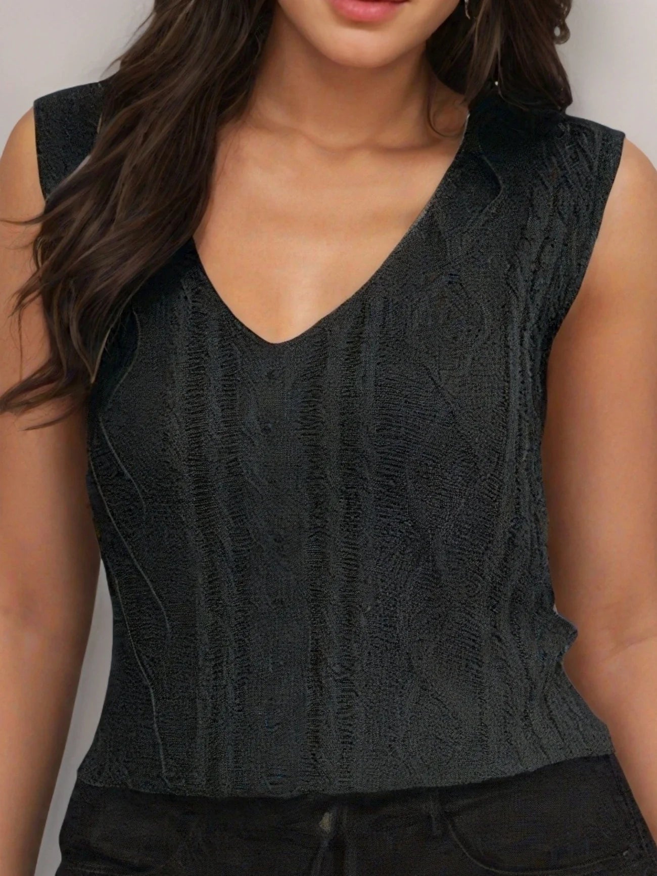 Juno | Sleeveless Cable Knit V-Neck Sweater Top