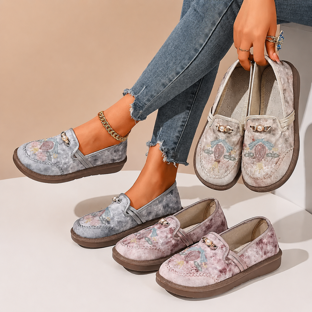 Adeyla | Slip On Loafers With Floral Embroidery