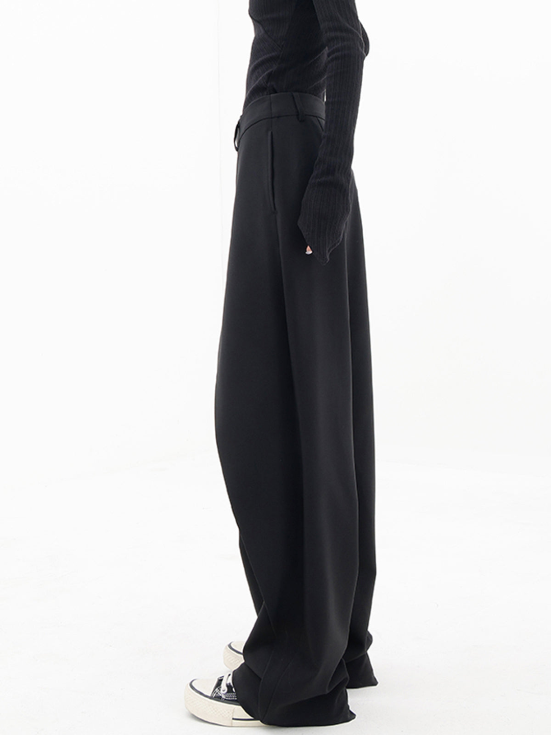 Briia | Baggy Pants with Button Detail in Black