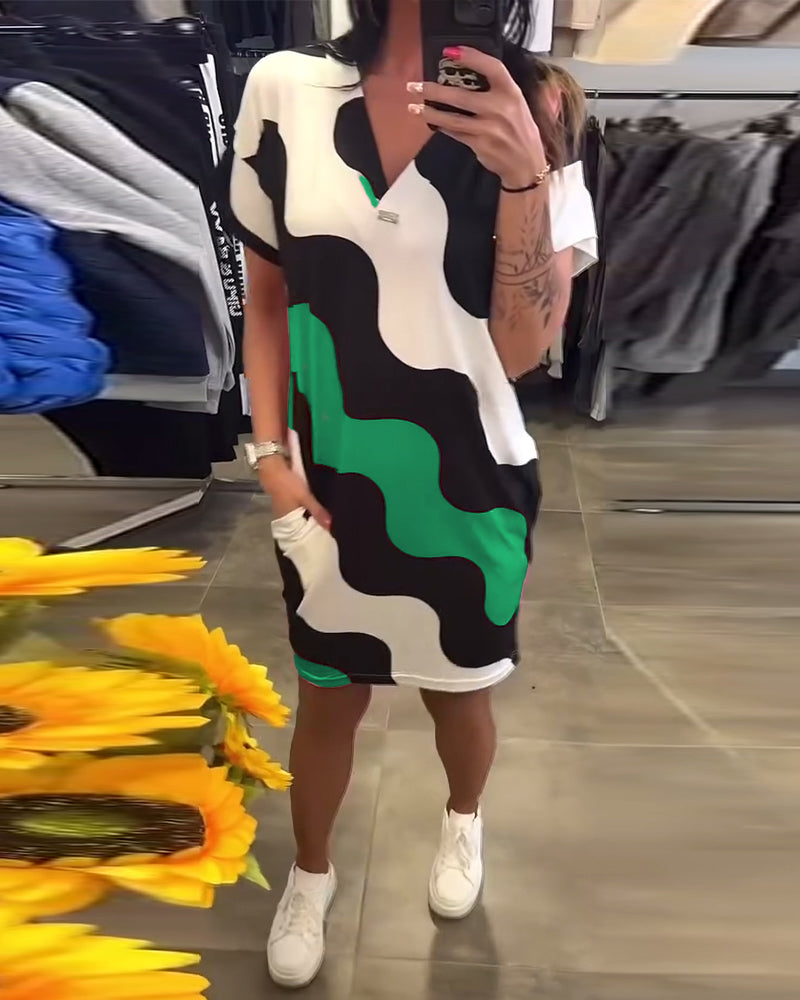 Penelope | V Neck Wavy Print Shift Dress