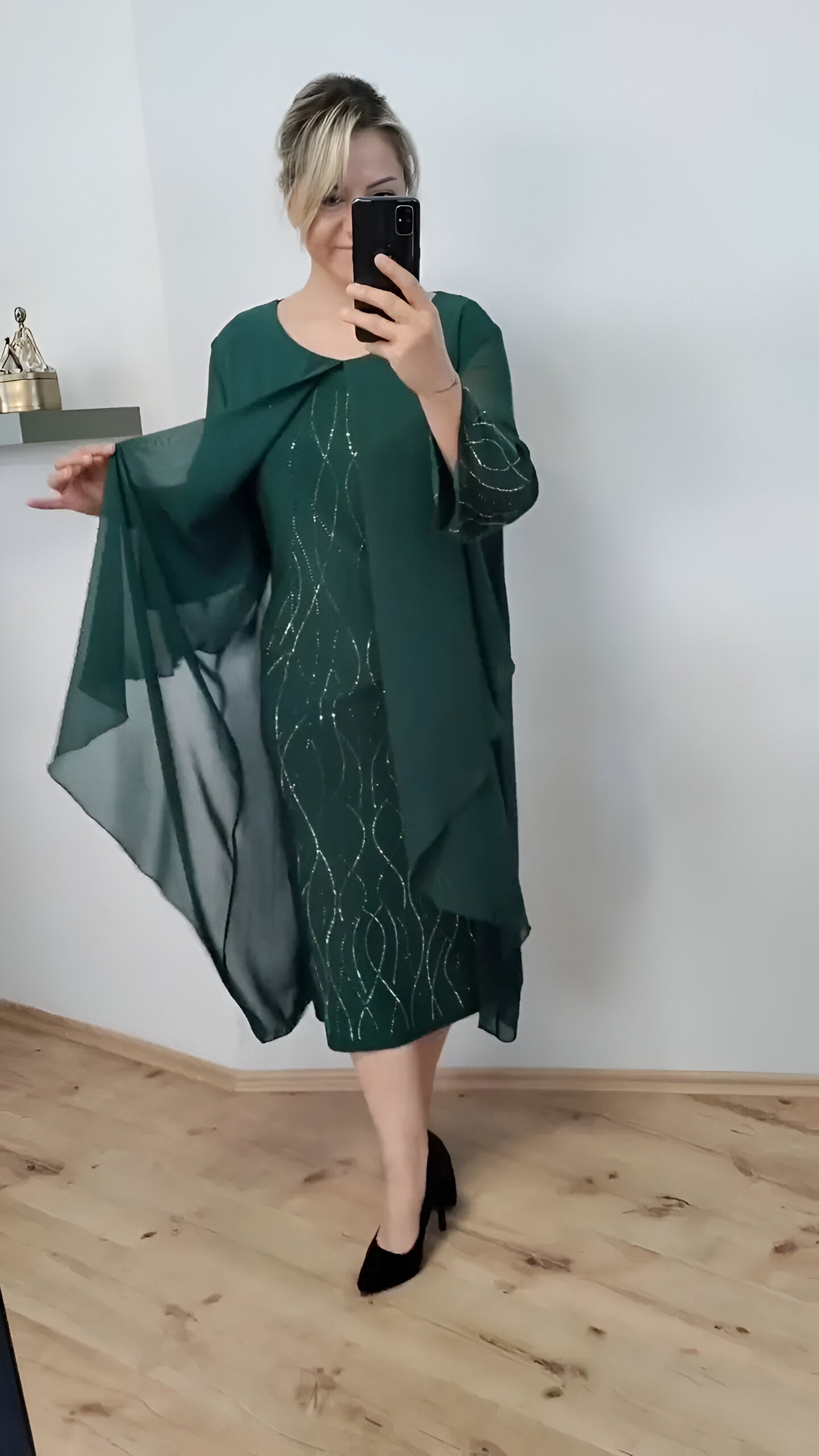 Nienke - Layered Chiffon Overlay Midi Dress