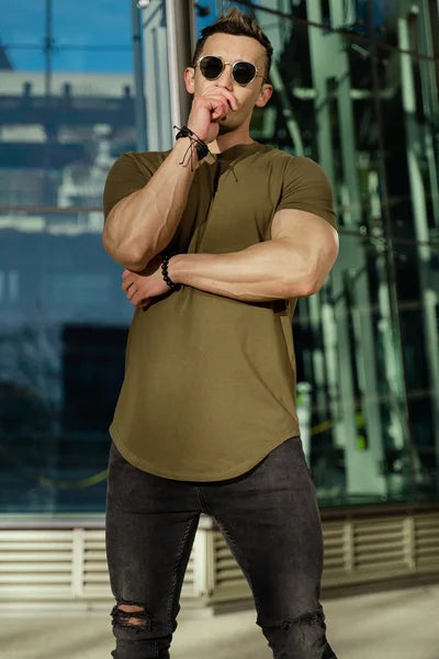 Maxwell - Curved Hem Crewneck T Shirt