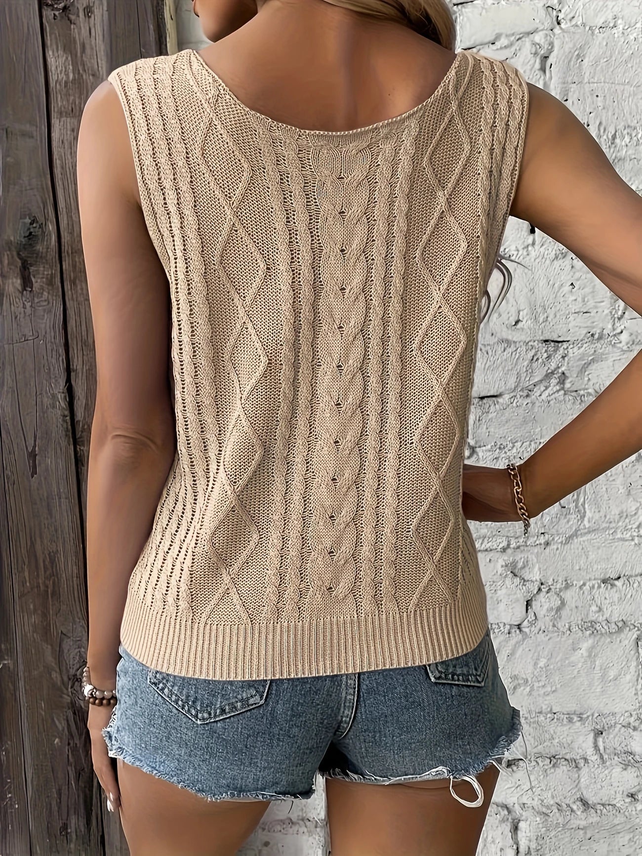 Juno | Sleeveless Cable Knit V-Neck Sweater Top