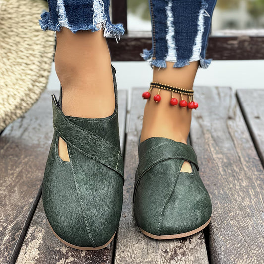 Tandara | Flat Shoes With Cross Strap Design