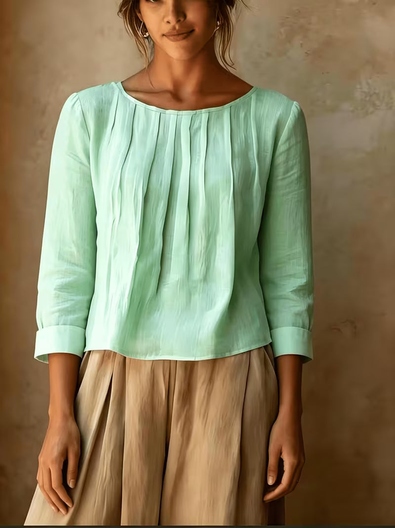 Gelina | Blouse with Round Neck and Front Pleats