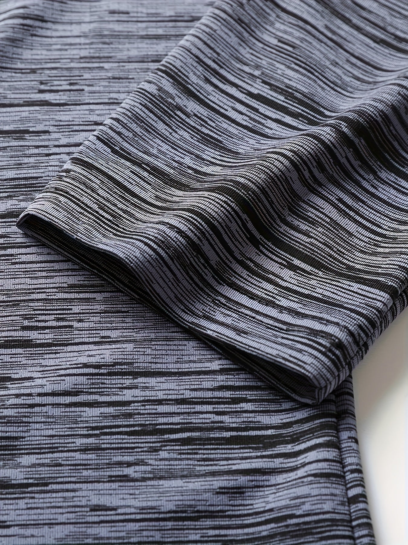 Alir | Striped Long Sleeve Crew Neck Shirt