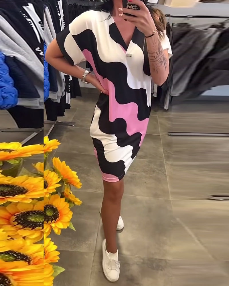 Penelope | V Neck Wavy Print Shift Dress