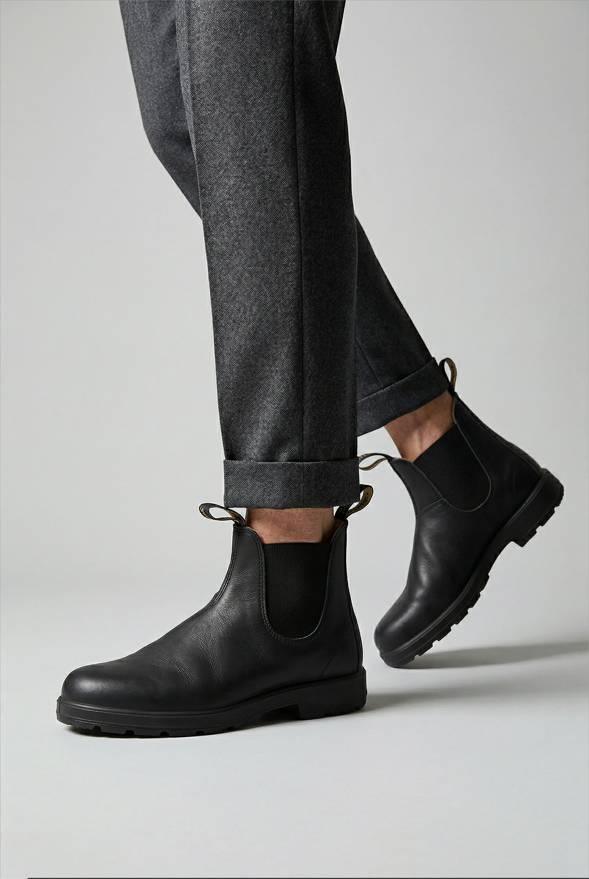 Dietrich | Chelsea Boots With Elastic Panels and Pull Loops