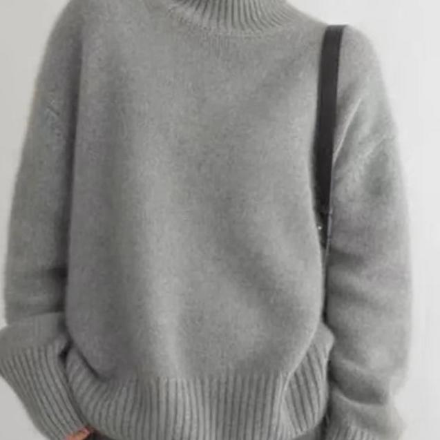 Claranica | Oversized Turtleneck Cashmere Sweater