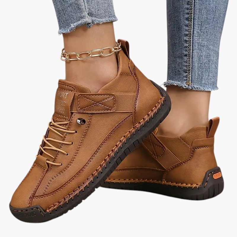 Rosenda | Sneakers With Laces and Contrast Edge Stitching