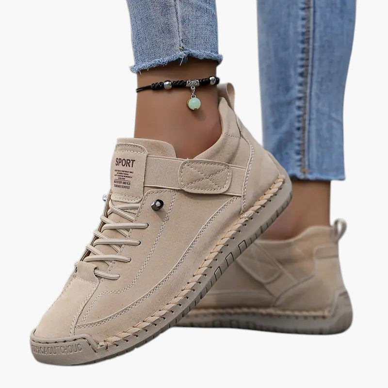 Rosenda | Sneakers With Laces and Contrast Edge Stitching