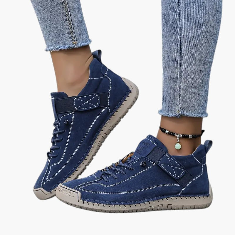 Rosenda | Sneakers With Laces and Contrast Edge Stitching