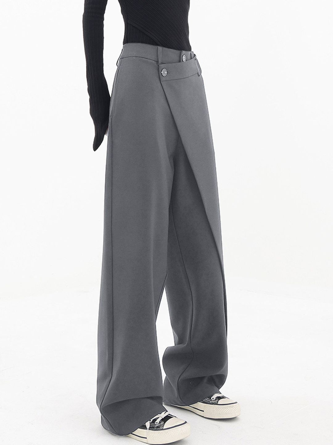 Briia | Baggy Pants with Button Detail in Black