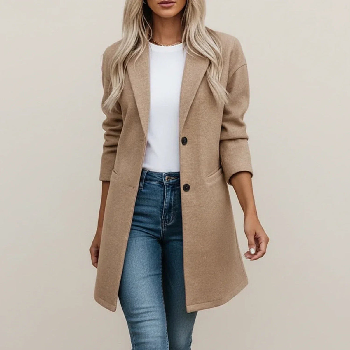 Leonas | Blazer With Wide Lapels and Front Pockets