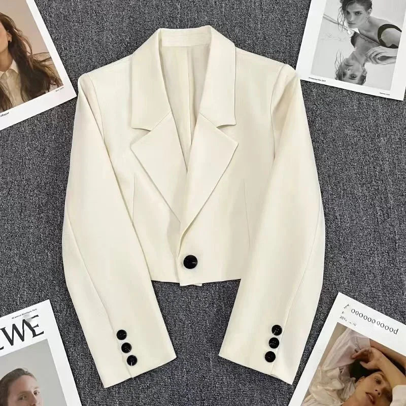 Opheaa | Cropped Blazer with Notched Lapel