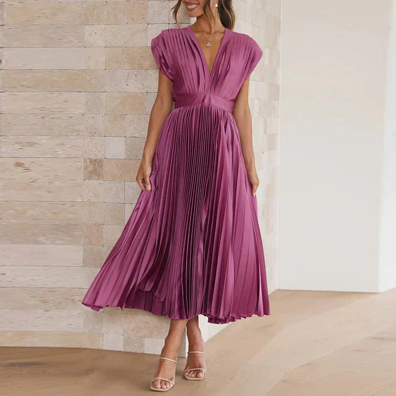 Gonny | Pleated V Neck Sleeveless Midi Dress