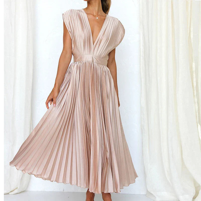Gonny | Pleated V Neck Sleeveless Midi Dress