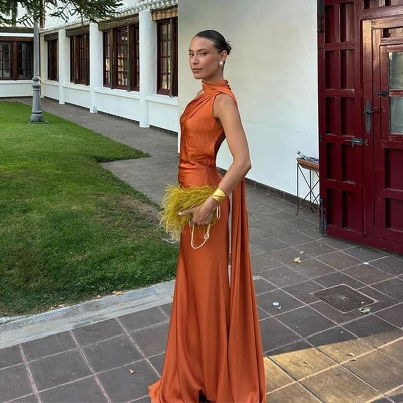 Lucila - Halter Neck Backless Maxi Dress