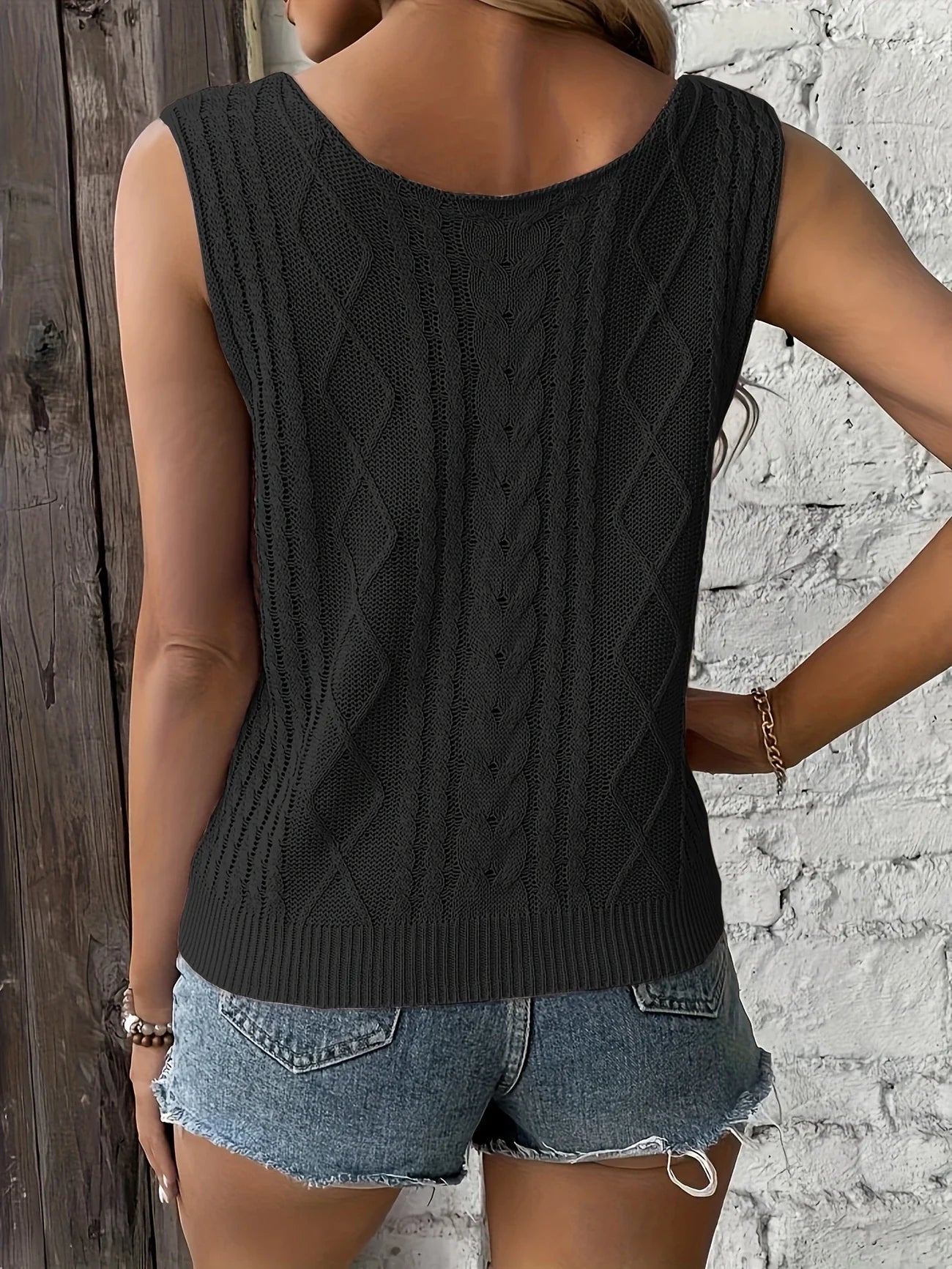 Juno | Sleeveless Cable Knit V-Neck Sweater Top