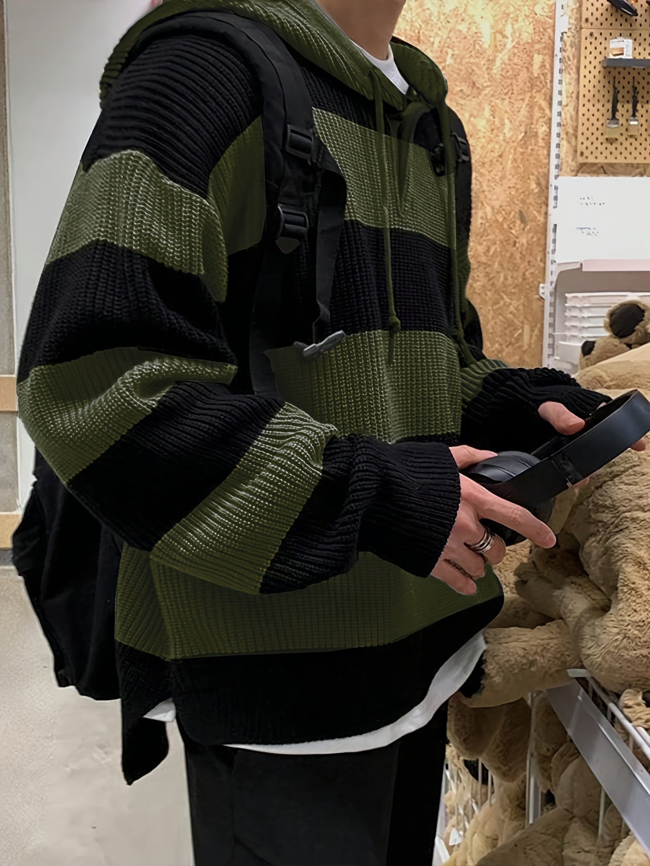 Tenzin | Knitted Hoodie with Oversized Striped Fit