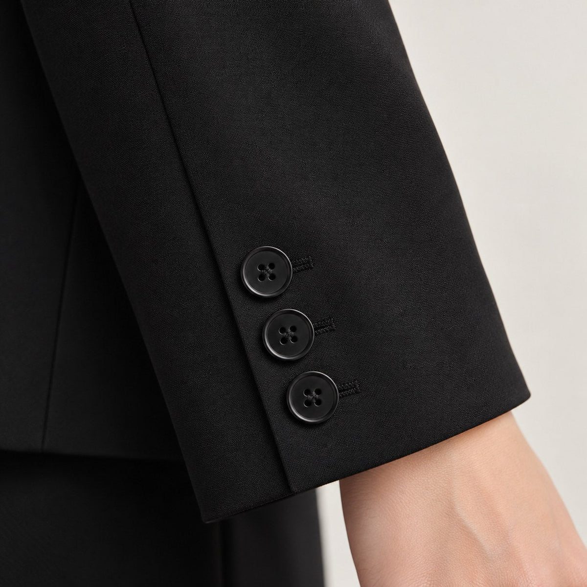 Opheaa | Cropped Blazer with Notched Lapel