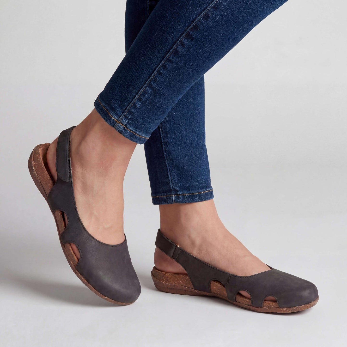 Freja | Closed Toe Slingback Shoes with Cutouts