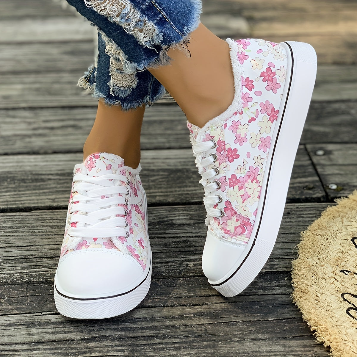 Bristy | Sneakers with Floral Print Lace-Up Closure