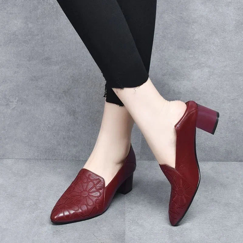 Minhora - Pointed Toe Floral Block Heel Pumps