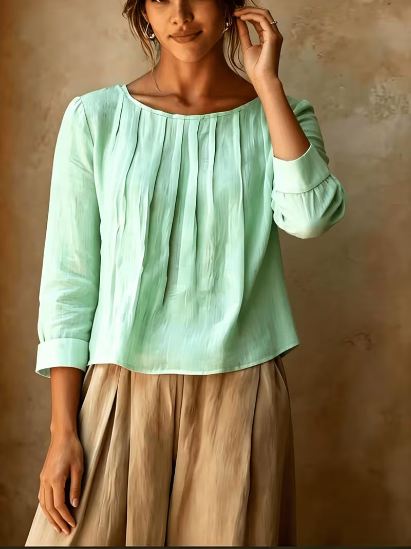 Gelina | Blouse with Round Neck and Front Pleats