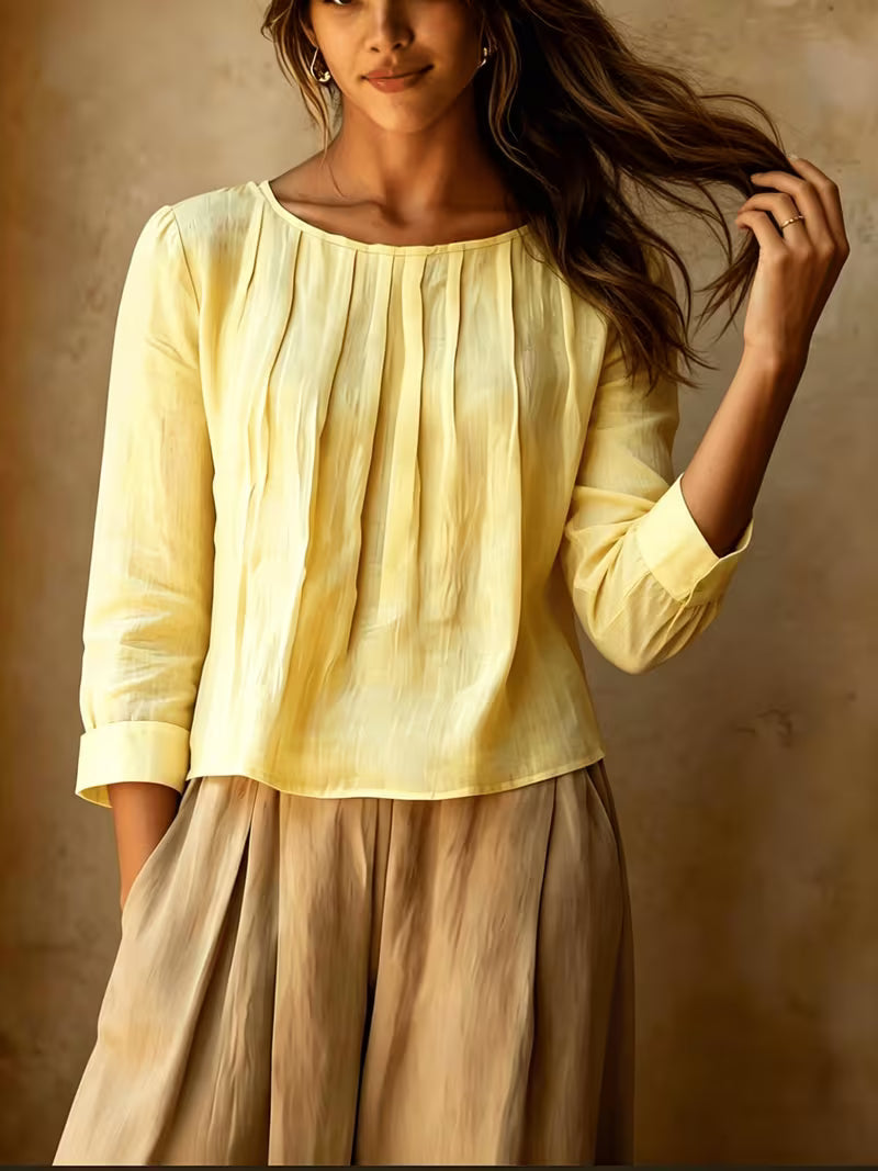 Gelina | Blouse with Round Neck and Front Pleats
