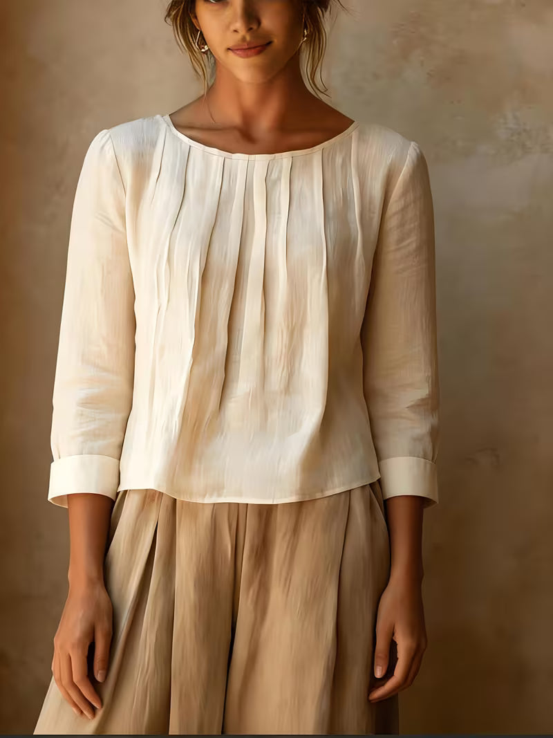 Gelina | Blouse with Round Neck and Front Pleats