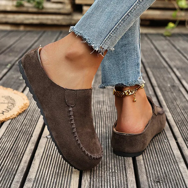 Wendi | Slip-On Closed Toe Suede Clogs