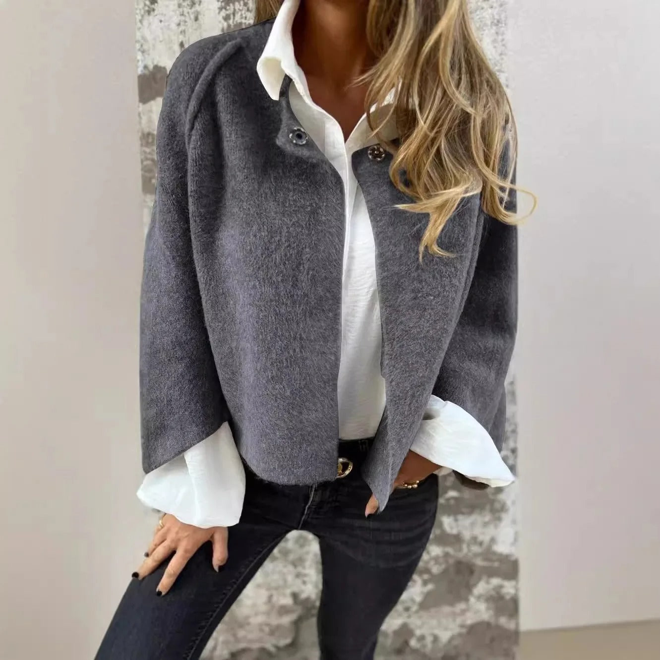 Henrike | Round Neck Long Sleeve Short Coat