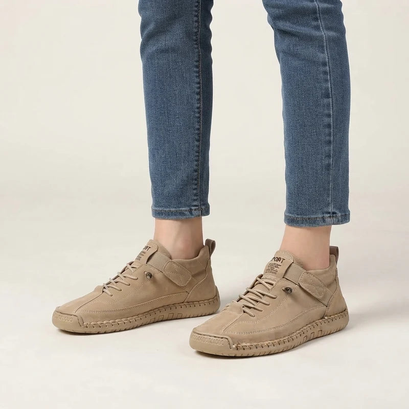 Theresia | Sneakers With Round Toes and Stitched Panels